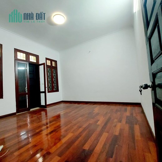 Đại La, Hai Bà Trưng, vị trí tuyệt đẹp, sát phố, ở ngay, DT 46m2, MT 4m, giá chào 48,5 tỉ