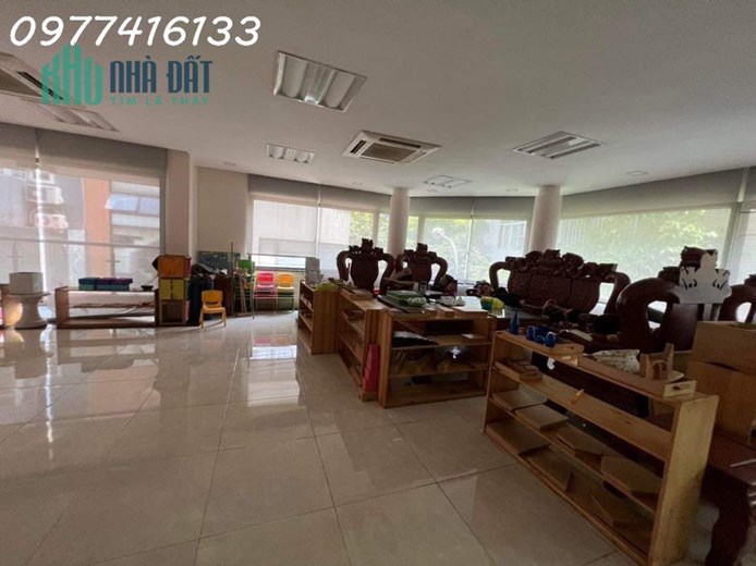 Siêu phẩm lô góc Cầu Giấy, 100m2 x 9 tầng, 3 thoáng phân lô, vỉa hè, kinh doanh văn phòng