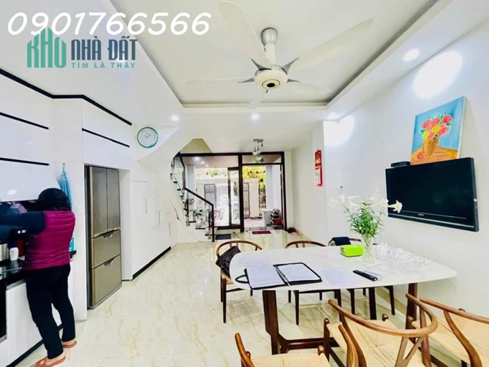 Siêu Phẩm Liền Kề Quận Hoàng Mai, KĐT Ao Sào, 70m x 4T, Giá hơn 11 tỷ.