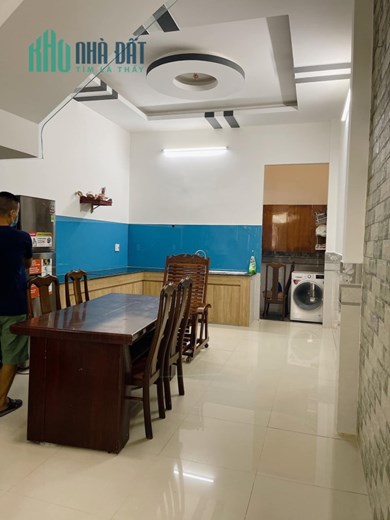 Nhà Hẻm Xe Hơi Sổ A4, DT 64m2, 3 Tầng Nguyễn Ảnh Thủ Giá 52tr/m2