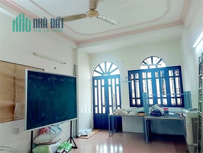 BÁN NHÀ HXH KHU VIP TÂN SƠN NHÌ 4 TẦNG 60m2 NGANG 4M GIÁ NHỈNH 5 TỶ TL