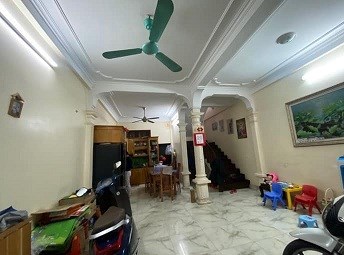 BÁN NHÀ PHỐ NGUYỄN CHÍ THANH
 - MẶT NGÕ THÔNG, Ô TÔ TRÁNH
+ KINH DOANH MỌI MẶT HÀNG
 - 51M2 x 5T, 8