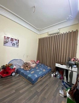 BÁN NHÀ PHỐ NGUYỄN CHÍ THANH
 - MẶT NGÕ THÔNG, Ô TÔ TRÁNH
+ KINH DOANH MỌI MẶT HÀNG
 - 51M2 x 5T, 8