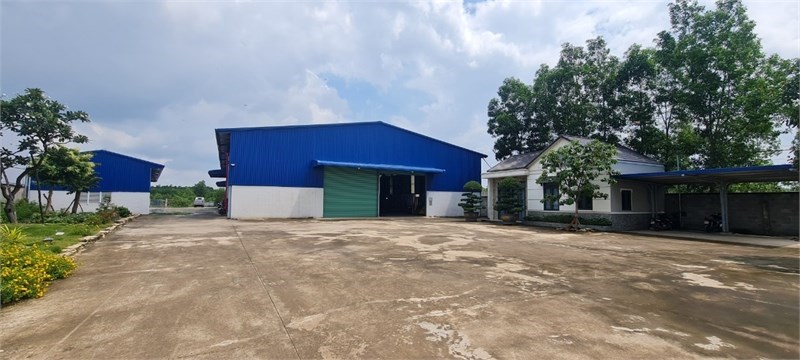 cho thuê nhà xưởng đẹp , pccc đầy đủ , ngoài kcn , vị trí thuận lợi dể tuyển công nhân