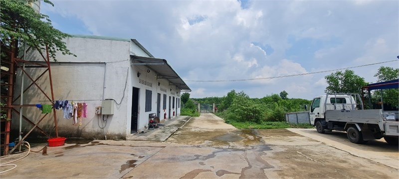 cho thuê nhà xưởng đẹp , pccc đầy đủ , ngoài kcn , vị trí thuận lợi dể tuyển công nhân