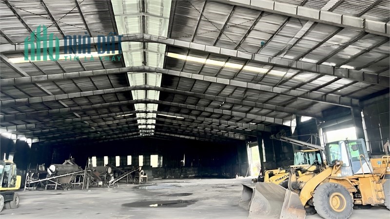 cho thuê nhà xưởng, kho bãi, dt hơn 30,000m2. có 4000m SKC, trạm cân 100T, xa KDC