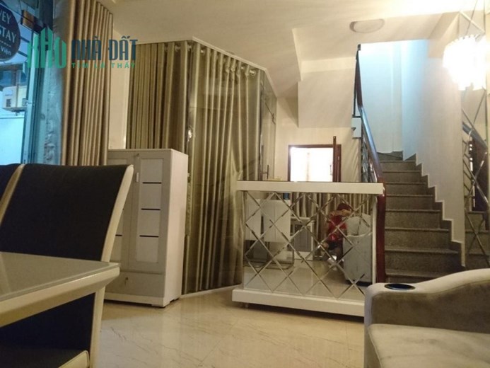 Bán nhà ngộp Bank Bùi Viện Quận 1 5 tầng BTCT 6PN 31m2 HXH chỉ nhỉnh 7 tỷ