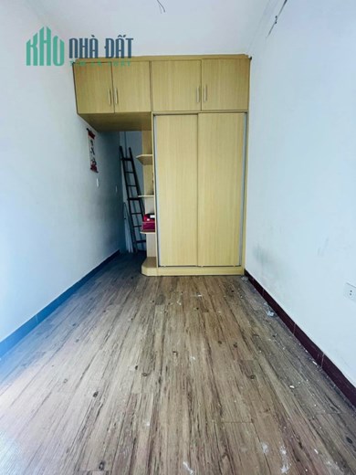 Cần bán nhà giá cực rẻ 3 tầng 1tum tại ngõ Văn Hương - Đống Đa