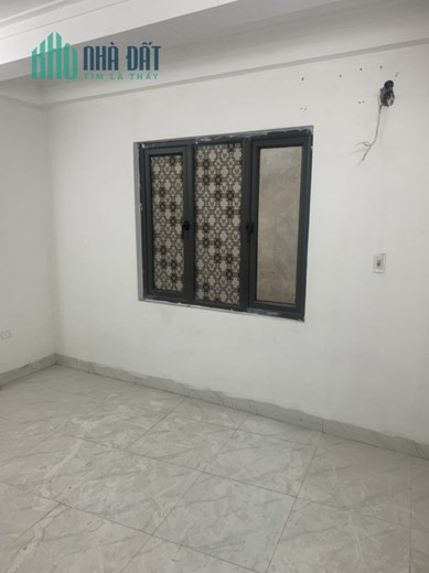 Giá cực SỐC, chỉ 2.2 tỷ sở hữu ngay nhà 4 tầng mới koong Thạch Bàn, 30m2, MT 4.2m, giá 2.2 tỷ.