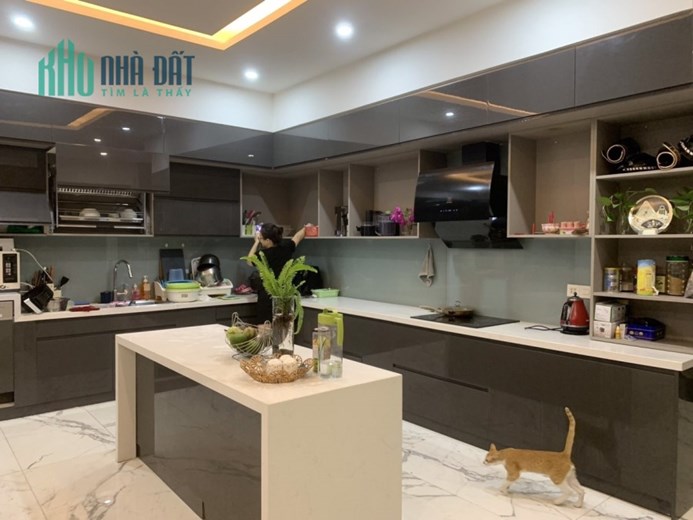 BÁN VILLA SÂN VƯỜN SIÊU ĐẸP, 460M, 8P, Ô TÔ TRÁNH, GẦN SÔNG, GẦN BIỂN, GẦN BỆNH VIỆN,  TRƯỜNG HỌC.