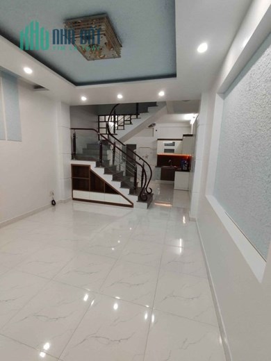 Bán nhà ngay sau mặt đường Miếu Hai Xã, 43m 4 tầng, GIÁ 2.95 tỉ