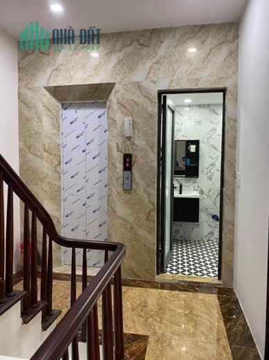 Nhà sát phố, ô tô ngủ nhà, 7 tầng thang máy, ~240m2 thông sàn, trung tâm 2 quận, tiện kinh doanh