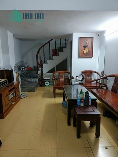 Nhỉnh 2 tỷ có nhà Bùi Xương Trạch Thanh Xuân 26m 4 tầng mặt tiền 3.5m ngõ thông 15m ra ô tô tránh