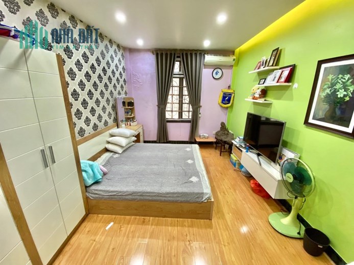 BÁN NHÀ CỐNG VỊ - BA ĐÌNH - NHÀ CỰC GẦN PHỐ - 2 THOÁNG – VỊ TRÍ TRUNG TÂM - CHỦ ĐỂ LẠI TOÀN BỘ NỘI