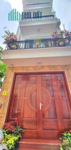 Chính chủ bán nhà Ngọc Thụy,Long Biên với 5 tầng mới hiện đại  giá nhỉnh hơn 4 tỷ