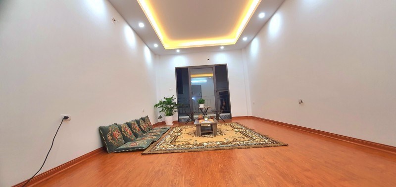 Chính chủ bán nhà Ngọc Thụy,Long Biên với 5 tầng mới hiện đại  giá nhỉnh hơn 4 tỷ