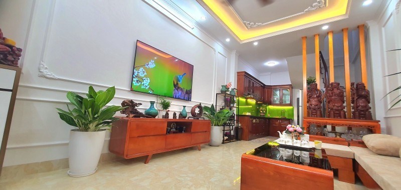 Chính chủ bán nhà Ngọc Thụy,Long Biên với 5 tầng mới hiện đại  giá nhỉnh hơn 4 tỷ