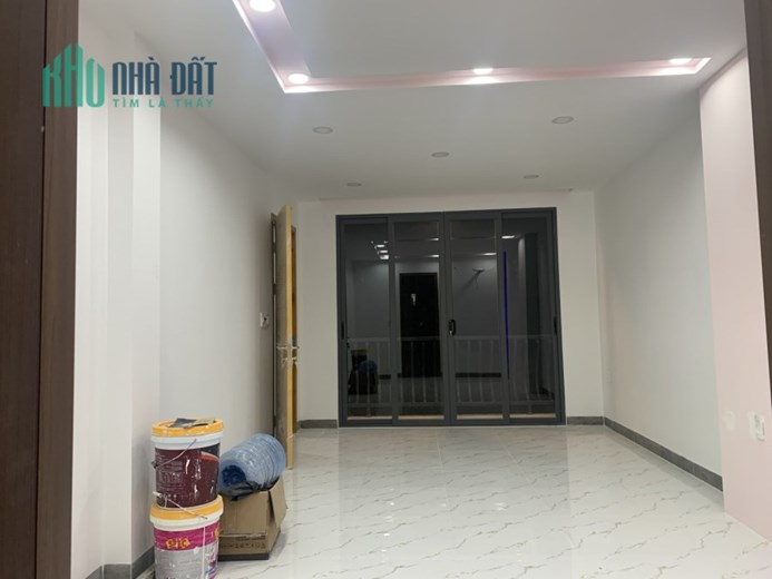 Bán nhà HXH 7 chỗ Lê Quang Định. Kc 4 tầng BTCT, nhà mới 100% - giá đầu tư
