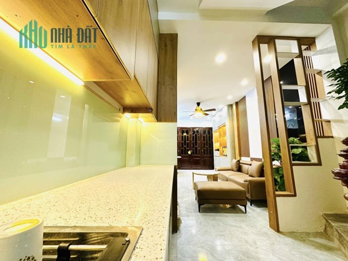 NHÀ ĐẸP KIM NGƯU, PHÂN LÔ, Ô TÔ, KHU DÂN TRÍ CAO, Ở SƯỚNG 38m x 5T, NHỈNH 4 TỶ 0901753139