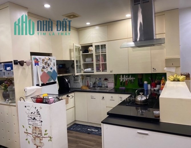 CỰC GẤP 31.triệu/m2 - Penthouse 136 Hồ Tùng Mậu- 189m2 BC Đông Nam