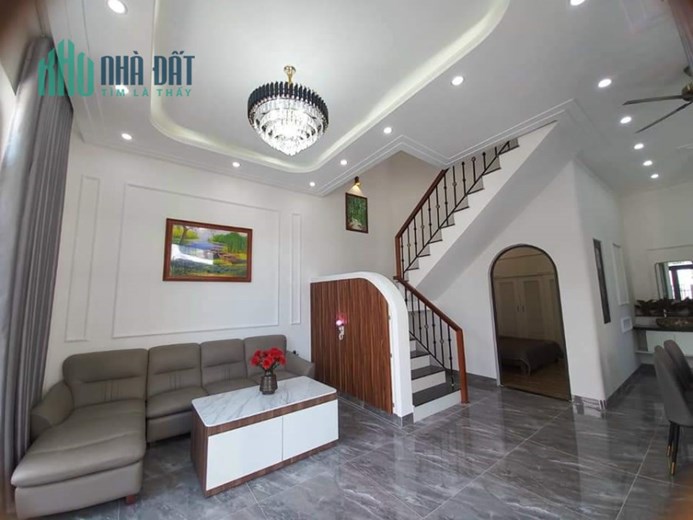 Chào bán căn biệt thự 3 tầng TÂN CỔ ĐIỂN mới hoàn thiện xong.