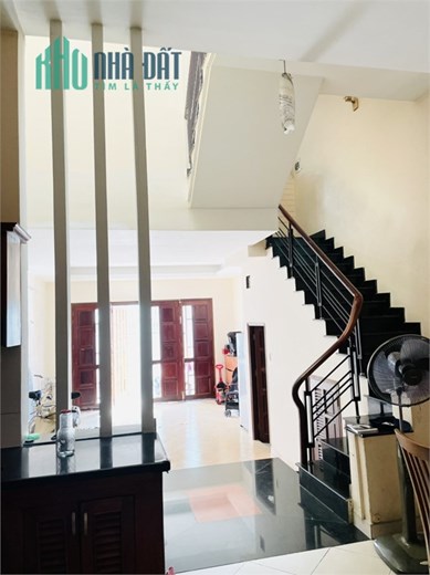 Nguyên Căn Hẻm xe hơi 236 đường Tân Mỹ, P.Tân Thuận Tây