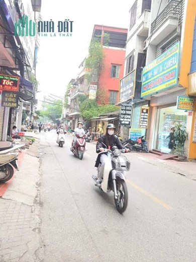 CHO THUÊ NHÀ MẶT PHỐ HẠ ĐÌNH - KINH DOANH SẦM UẤT. DT 25m2, MT 3.5 9 triệu/tháng. LH: 0964240141