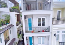 B.á.n Nhà Quận 4, Căn Góc 4 Tầng, 74m2, Ngang gần 5m, Nở hậu, Mới ở ngay