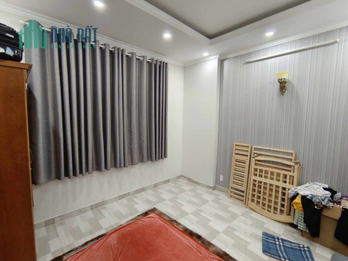 B.á.n Nhà Quận 4, Căn Góc 4 Tầng, 74m2, Ngang gần 5m, Nở hậu, Mới ở ngay