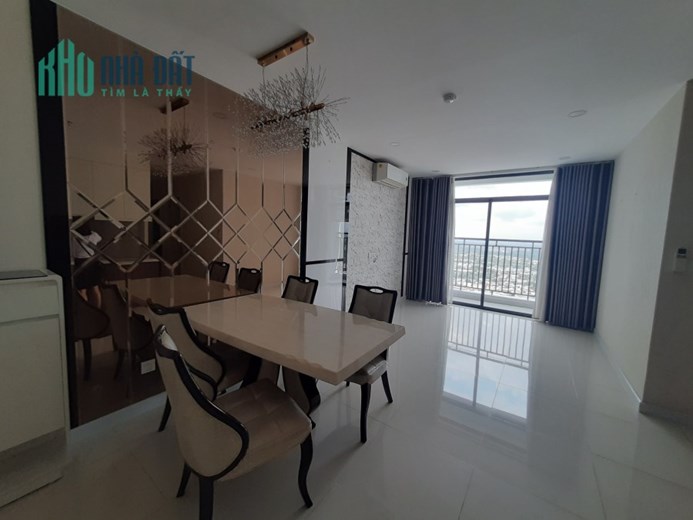 Cho thuê căn 3PN 87m2 15tr/ tháng có máy lạnh + rèm tại Central Premium Q. 8