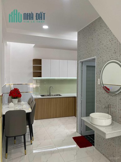 Chủ Ngộp Bank Bán Nhà Công Viên Làng Hoa GV 42m2 Giá 3 tỷ 5