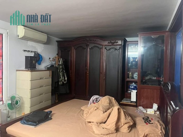 Nhà 50 ,1m  . Mặt Tiền 5.3m . 4 tầng. Giá 2.95 tỷ . Ở Tây Sơn . Ngã Tư Sở .
Lh : 0982751986
