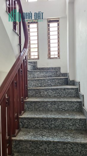 Chính chủ cho thuê nhà 6 tầng làm văn phòng tại ngã 3, đưởng rộng tại Quỳnh Mai, Hai Bà Trưng