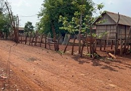 CẦN BÁN LÔ GÓC 2 MẶT ĐƯỜNG ĐẤT TẠI LÀNG AR TƠ MAN , XÃ ĐÊ AR, HUYỆN MANG YANG, TỈNH GIA LA