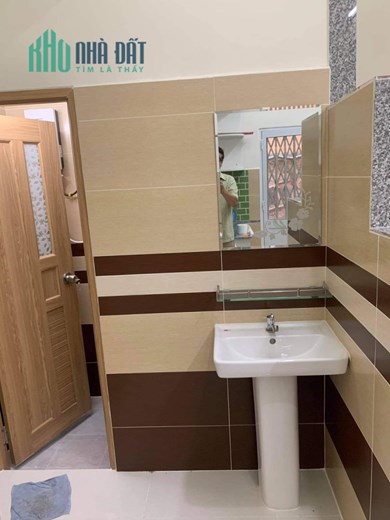 bán nhà 1/ đường 3/2 phường l6 quận 11 Giá 4 tỷ 750.nhà mới trệt ,lửng,lầu