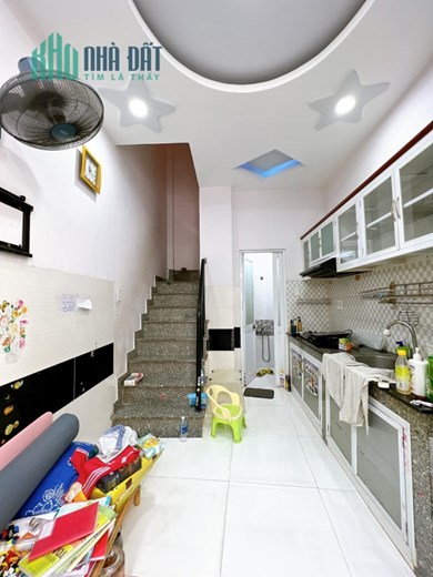 BÁN NHÀ HẺM 170 BẾN VÂN ĐỒN, PHƯỜNG 6 QUẬN 4 - 24M2- TUÂN 0889027486