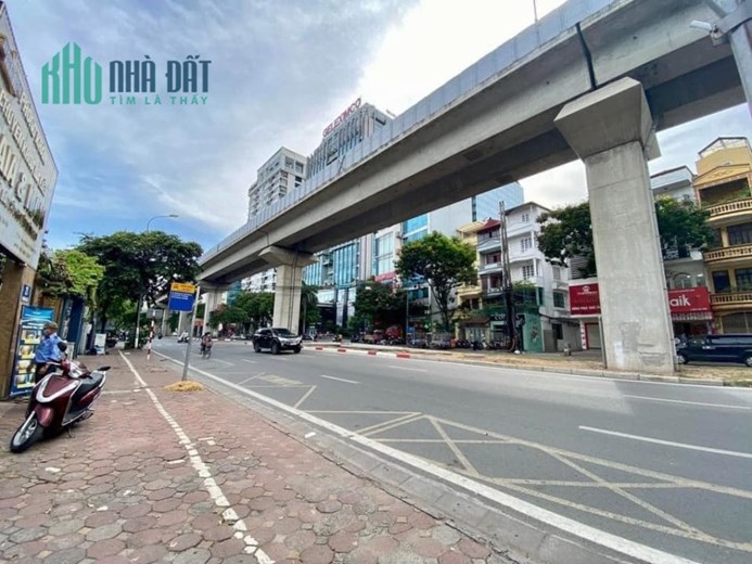 ⚜️ Bán nhà Mặt Phố Hoàng Cầu, Đống Đa, 211m2 5T MT 12m, Chỉ 88 Tỷ ⚜️