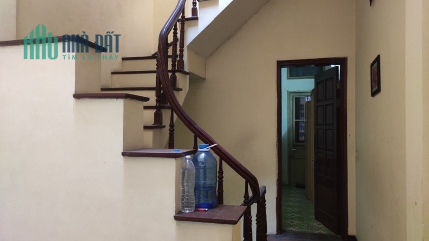 Bán căn nhà 55m2 phố Âu Cơ, Tây Hồ Chủ tự xây 4 phòng 10m 2 Ô tô tránh 4.8 Tỷ