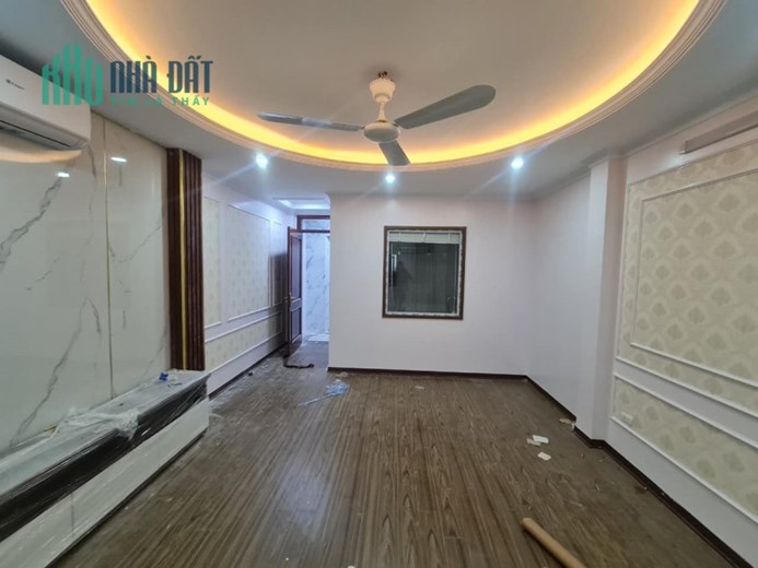 Bán ngôi nhà 55m2 phố Âu Cơ, Tây Hồ Dân xây 4 ngủ 10m 2 Ô tô đua 4.9 Tỷ
