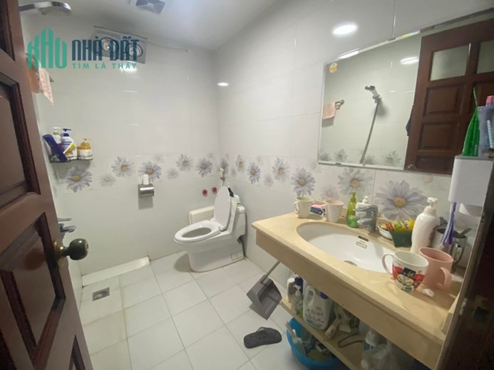 BÁN NHÀ ĐỐNG ĐA PHỐ TRẦN QUANG DIỆU,  65M, 5T, MT 6M, PHÂN LÔ, ÔTÔ TRÁNH, KD, 16 TỶ, 0937651883.