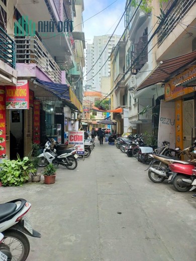 BÁN NHÀ AO SEN PHÂN LÔ Ô TÔ TRÁNH KINH DOANH ĐỈNH.
NHÀ 5 TẦNG ĐẸP Ở NGAY, GẦN PHỐ.