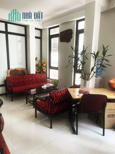GĐ bán gấp Nhà Mặt Tiền Rộng Ngõ Trần Hữu Tước giá 8.9 tỷ, 50m2 x 5T, sđcc