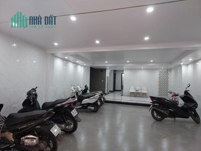 LIỄU GIAI BA ĐÌNH TÒA 6 TẦNG 13 CĂN HỘ 1 KHÁCH 2 NGỦ OTO THU 130 TRIỆU 155M MT 6M 24.2 TỶ