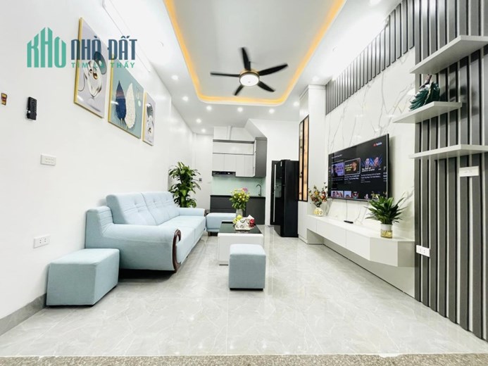 Bán nhà Tặng Nội Thất phố Đại La, Quận Hai Bà Trung. Gần Phố, Ô Tô cách 20m