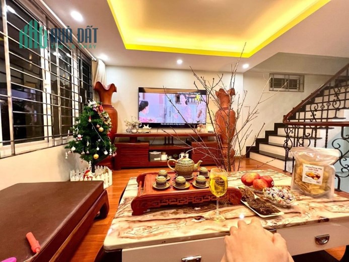 BÁN NHÀ NGÕ 95 CHÙA BỘC, ĐỐI DIỆN HỌC VIỆN NGÂN HÀNG, 55M 5.95TỶ