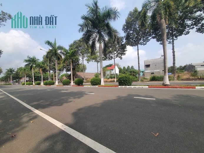 Hàng Hiếm. Ngân hàng thanh lý lô đất ở sát bên KCN, gần chợ. Giá 195triệu/nền