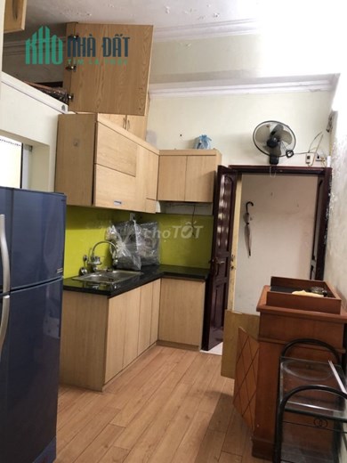 Cho thuê căn hộ tập thể phố Lý Văn Phúc, Đống Đa