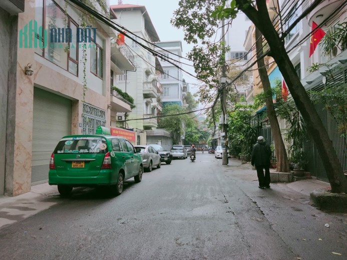 Nhà Mỗ Lao, 3 làn ô tô tránh 65m2 mà giá chỉ 7 tỷ, mua ngay kẻo lỡ!