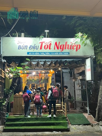 Sang quán bún đậu ngay Cổng trước ĐH Văn Lang
