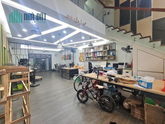 Bán nhà mặt Phố Huế 160m2 4 tầng mặt tiền 5m Giá 72 tỷ - Full thổ cư – sổ đẹp , vị trí tốt.